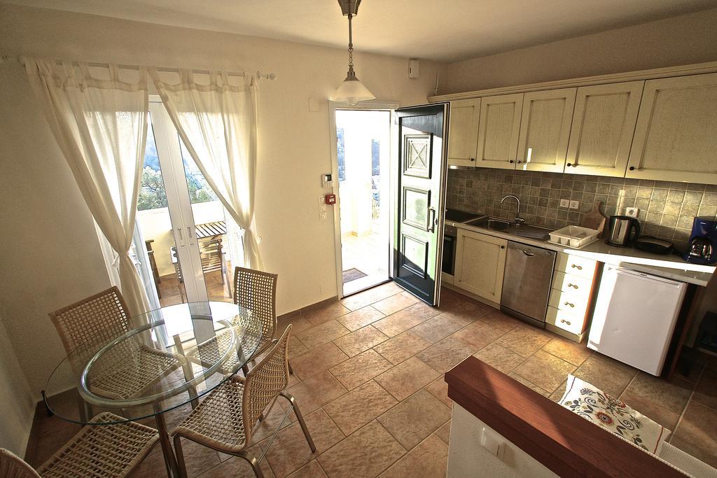 Agios Nikitas View Villa Luaran gambar