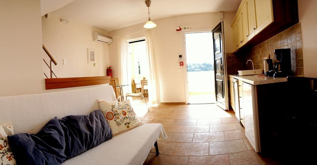 Agios Nikitas View Villa Luaran gambar